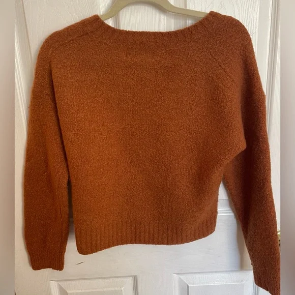 Everlane Women’s Sweater - Picture 2 of 7